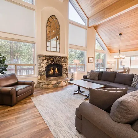 Venture In Tahoe Donner By Tahoe Getaways - 4 Bedroom W Hot Tub, Pool Table, Great For Kids!